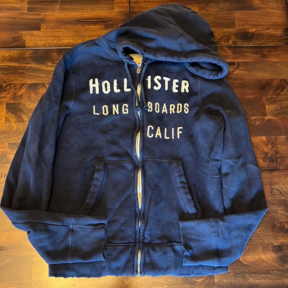 Hollister Men’s full-zip hoodie. Size XL.